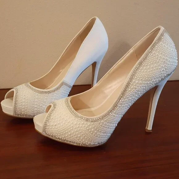 David's Bridal Collection Peep Toe Pumps/Heels - Picture 4 of 10